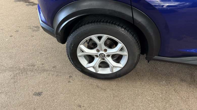 Nissan Juke 1.0 DiG-T 114 N-Connecta 5dr DCT Petrol Hatchback